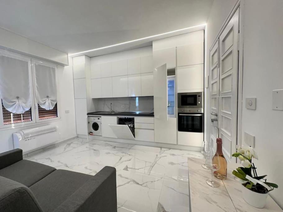 Suite Aurora Luxury In The Center Of 산레모 외부 사진